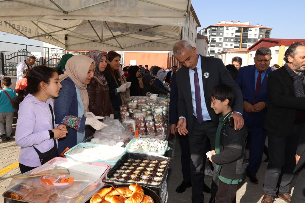 Kaymakamımız Erol RÜSTEMOĞLU Filistin İçin El Ele Kermesine Katıldı.